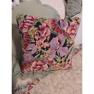 Needlepoint hand made throw pillow 14 x 14" multi floral colors zip closure